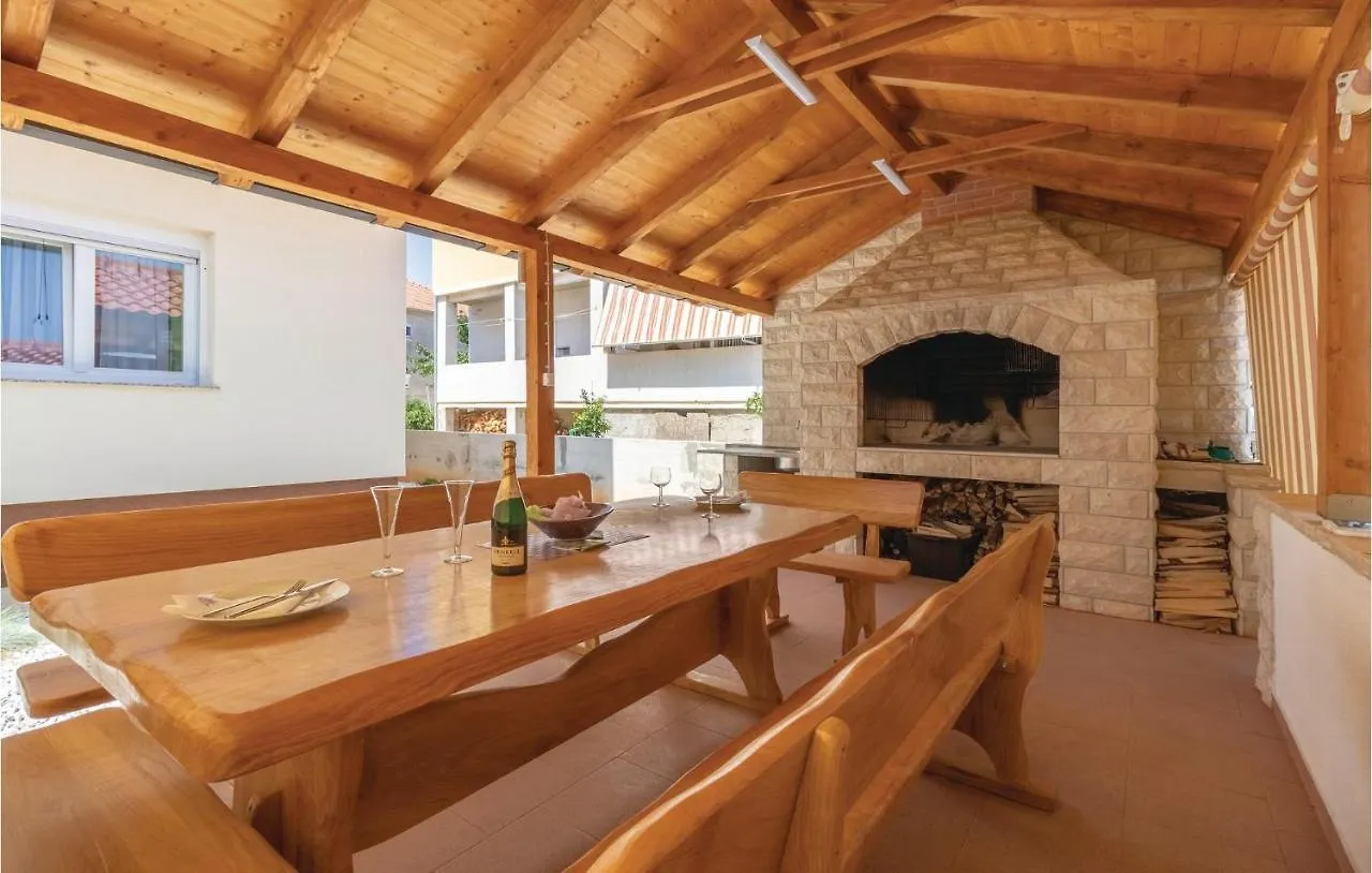 Lovely Apartment In Zadar With Wifi