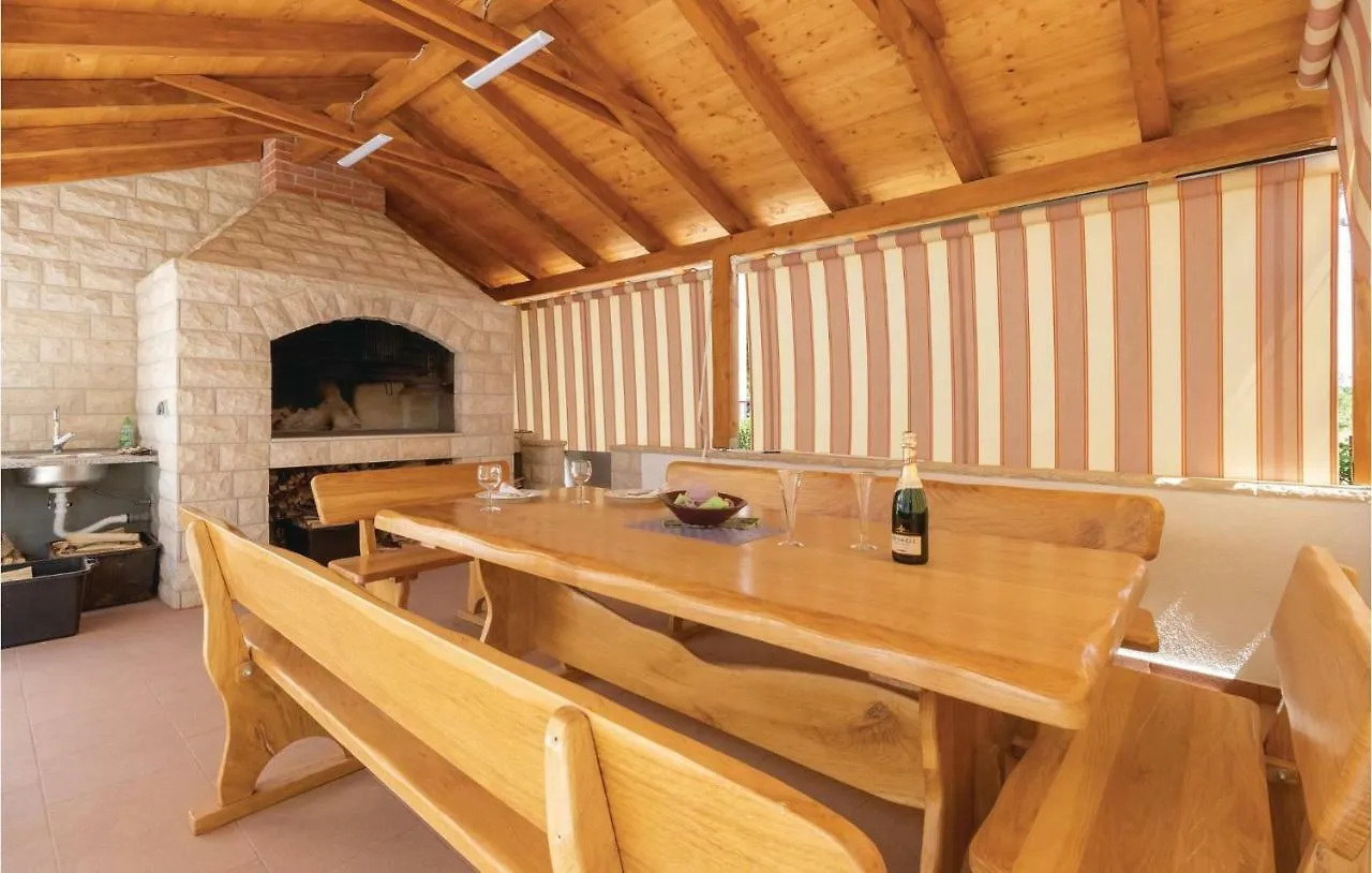 Lovely Apartment In Zadar With Wifi