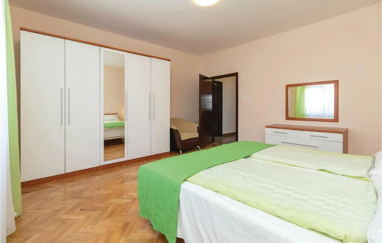 Lovely Apartment In Zadar With Wifi